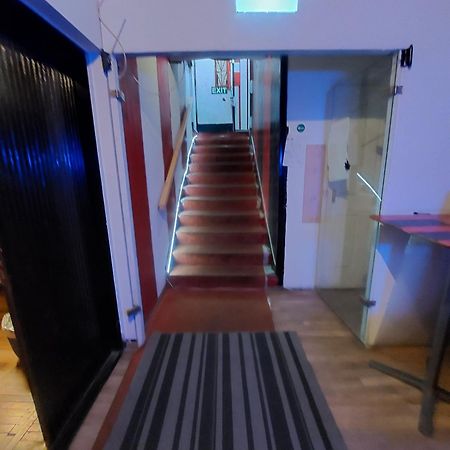 Whole Basement Former Pub For Stag Do, Bachelor House Party Flat Будапеща Екстериор снимка