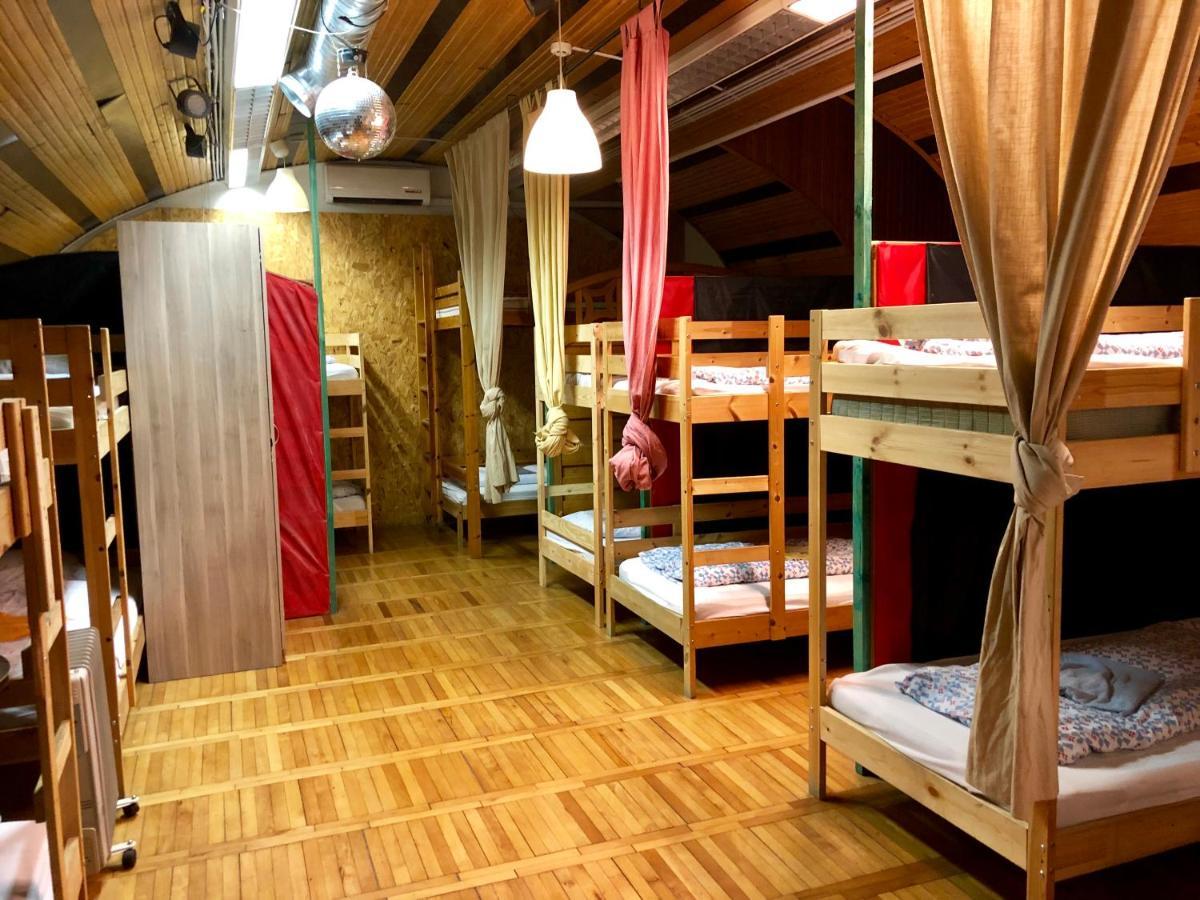 Whole Basement Former Pub For Stag Do, Bachelor House Party Flat Будапеща Екстериор снимка