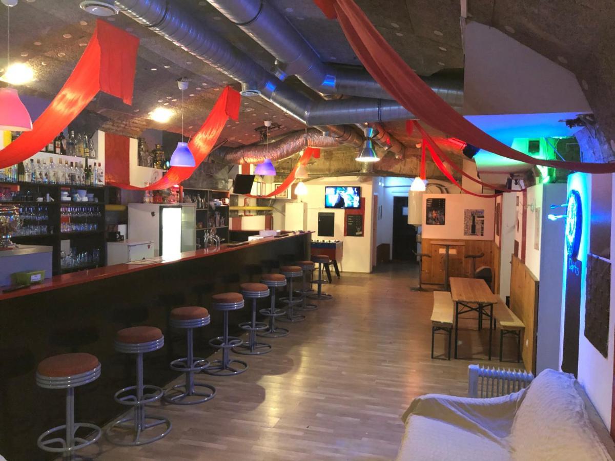 Whole Basement Former Pub For Stag Do, Bachelor House Party Flat Будапеща Екстериор снимка