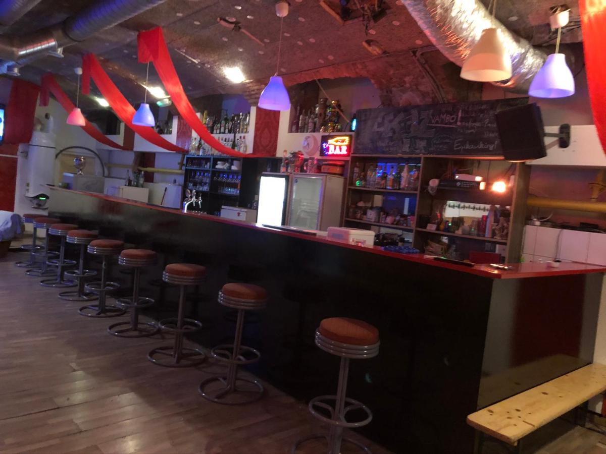 Whole Basement Former Pub For Stag Do, Bachelor House Party Flat Будапеща Екстериор снимка