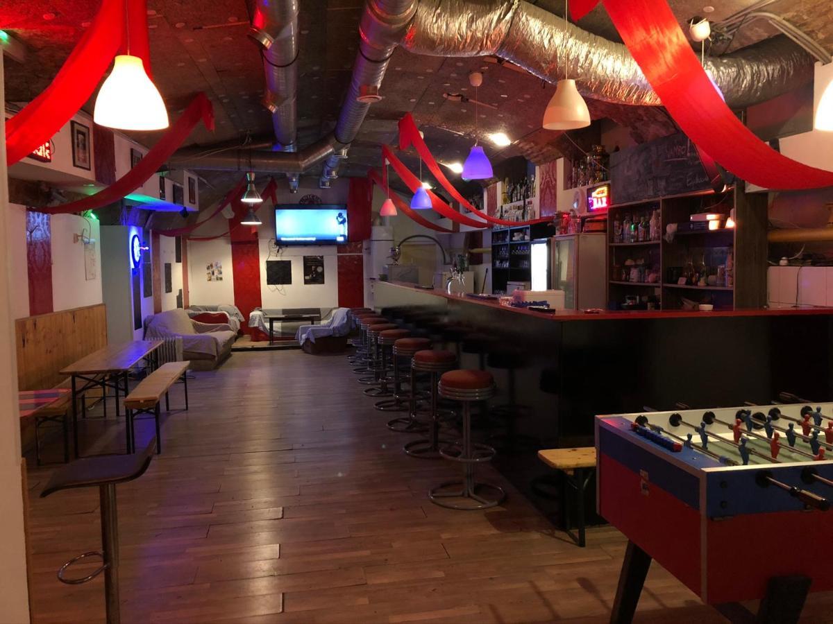 Whole Basement Former Pub For Stag Do, Bachelor House Party Flat Будапеща Екстериор снимка