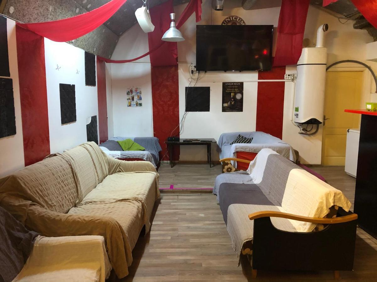 Whole Basement Former Pub For Stag Do, Bachelor House Party Flat Будапеща Екстериор снимка